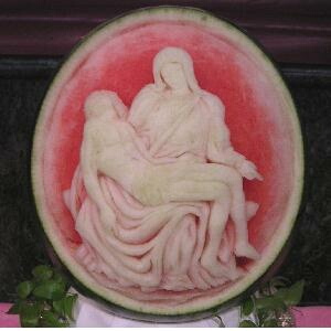 watermelon sculpture: Pieta. (Michelangelo) 